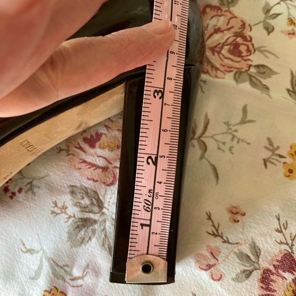 Kate Spade Patent Pumps Size 8.5 B - Picture 5 of 9